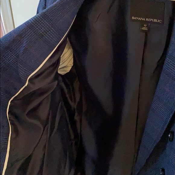 LIKE NEW Banana Republic Blazer - Picture 4 of 6